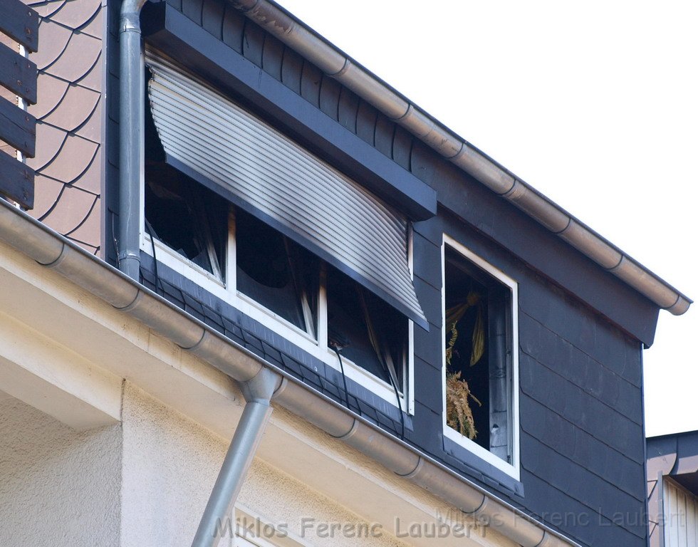 Mark Medlock s Dachwohnung ausgebrannt Koeln Porz Wahn Rolandstr P42.JPG